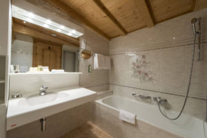 Zimmer Bad Einzelzimmer